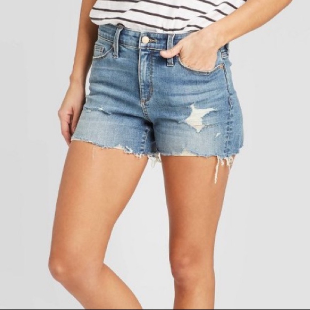 Universal Thread Distressed Denim Shorts NWT